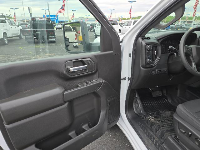 2025 Chevrolet Silverado 3500 HD Chassis Cab Vehicle Photo in INDEPENDENCE, MO 64055-1314
