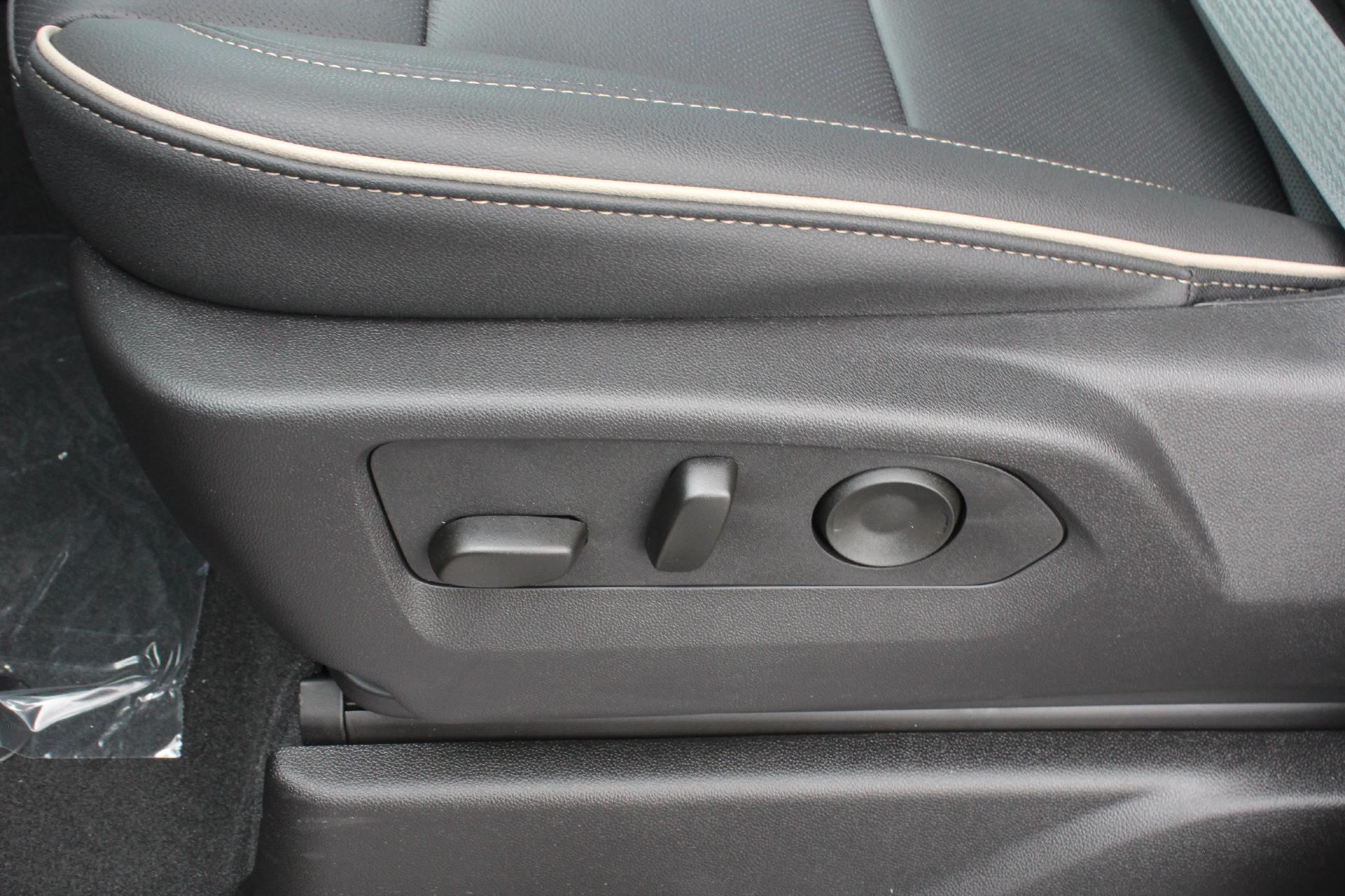 2025 GMC Yukon Vehicle Photo in AURORA, CO 80012-4011