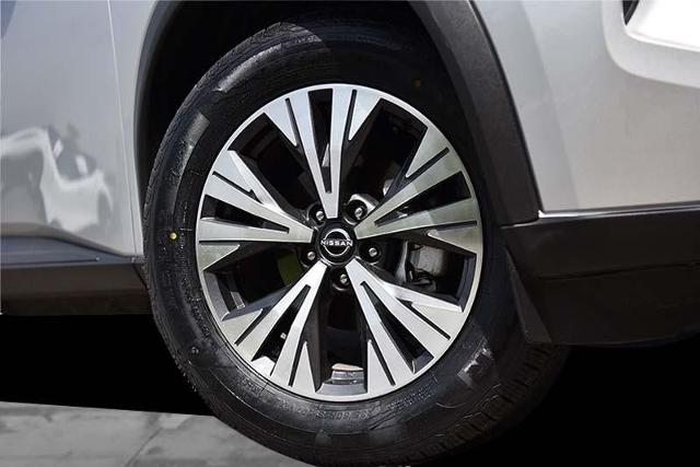 2023 Nissan Rogue Vehicle Photo in Ballwin, MO 63011