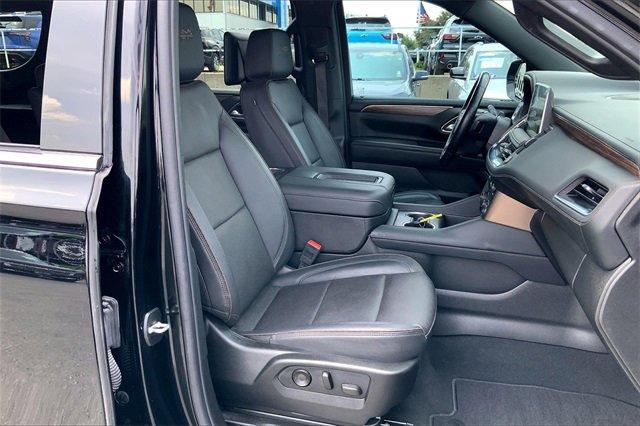 2024 Chevrolet Suburban Vehicle Photo in KANSAS CITY, MO 64114-4502