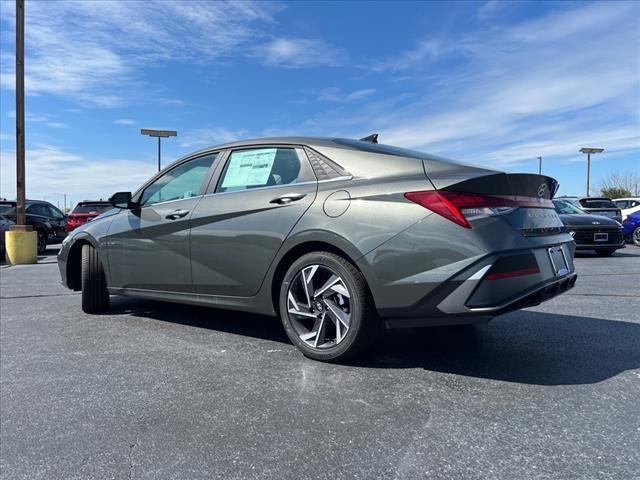 2024 Hyundai ELANTRA Vehicle Photo in O'Fallon, IL 62269