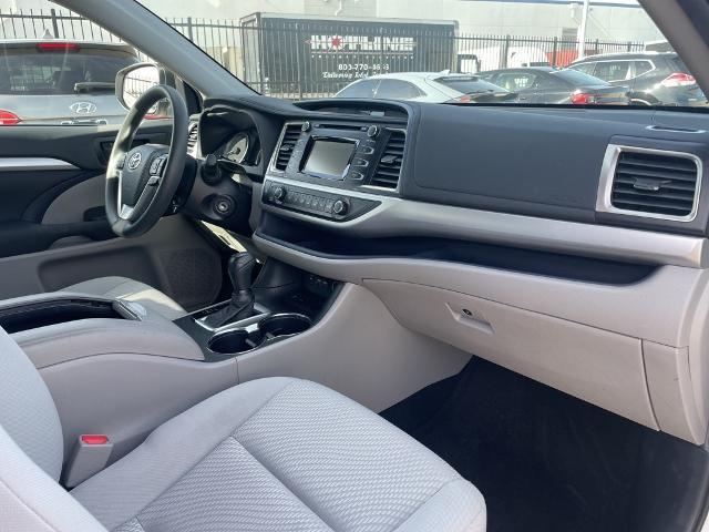 2019 Toyota Highlander Vehicle Photo in Grapevine, TX 76051