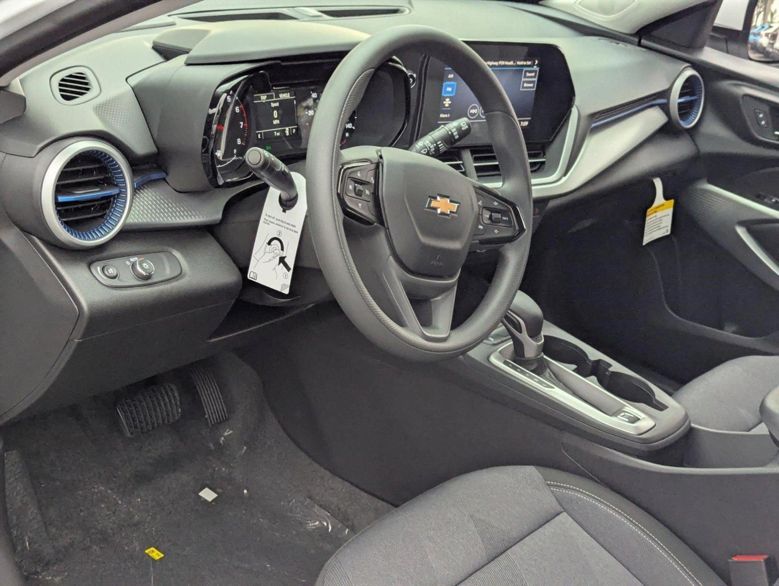 2025 Chevrolet Trax Vehicle Photo in GREENACRES, FL 33463-3207