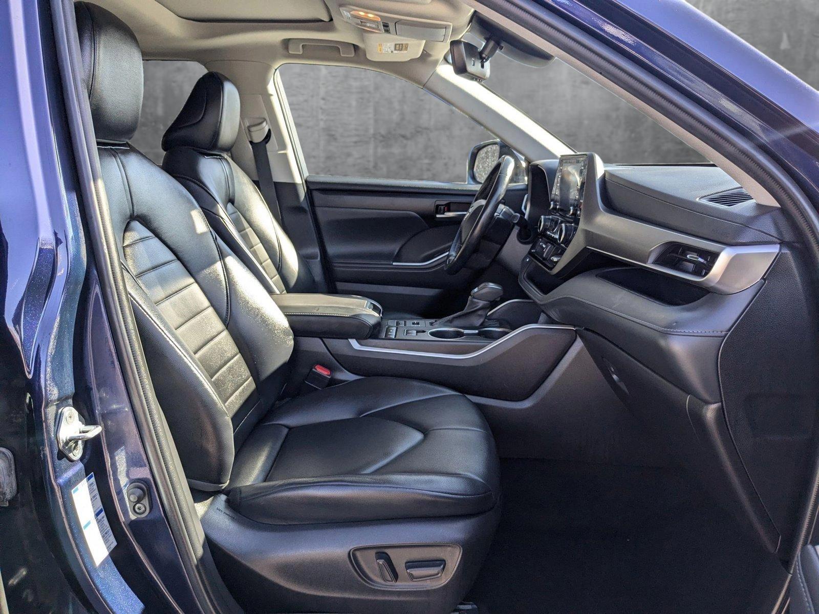2022 Toyota Highlander Vehicle Photo in Spokane Valley, WA 99212