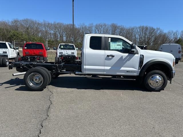2025 Ford Super Duty F-450 DRW Vehicle Photo in Webster, MA 01570-1415