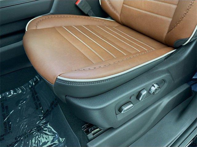 2025 GMC Sierra 3500 HD Vehicle Photo in PUYALLUP, WA 98371-4149