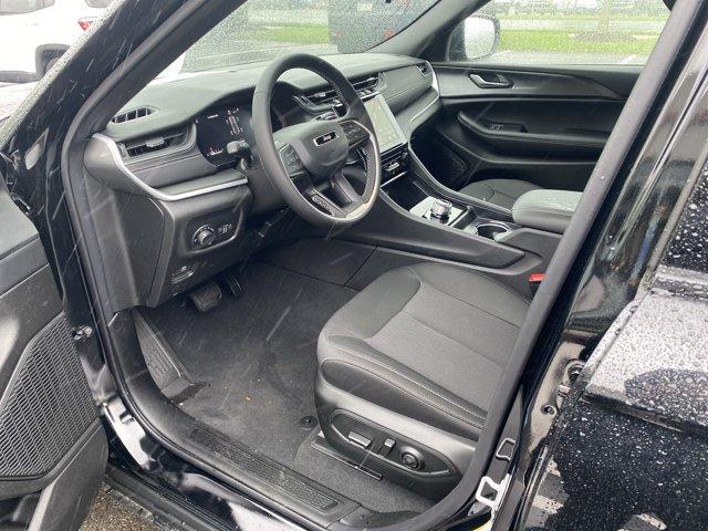 2025 Jeep Grand Cherokee Vehicle Photo in Doylsetown, PA 18901