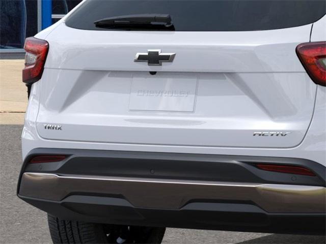 2025 Chevrolet Trax Vehicle Photo in ENGLEWOOD, CO 80113-6708