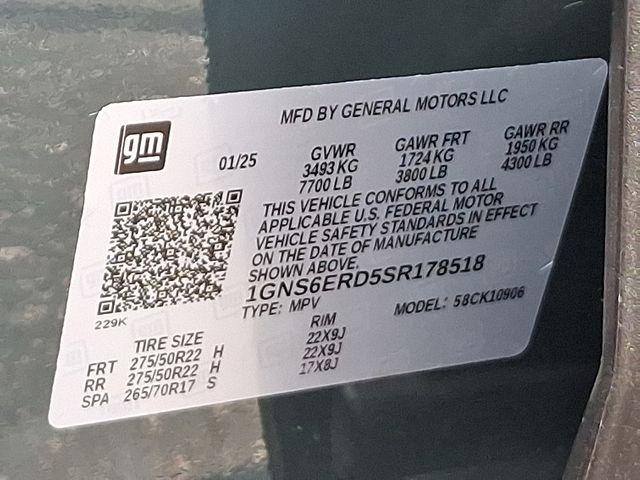 2025 Chevrolet Suburban Vehicle Photo in DANBURY, CT 06810-5034