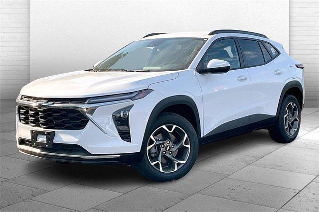 2025 Chevrolet Trax Vehicle Photo in TOPEKA, KS 66609-0000