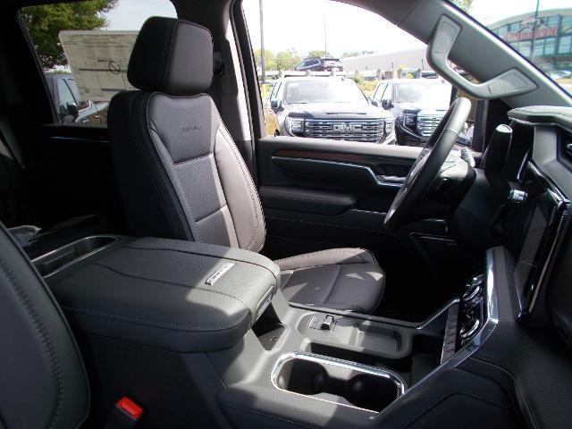 2025 GMC Sierra 2500 HD Vehicle Photo in LOWELL, MA 01852-4336