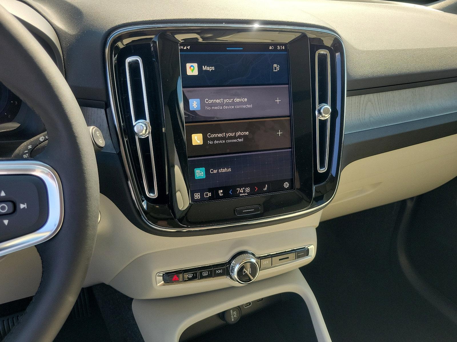 2025 Volvo XC40 Vehicle Photo in Trevose, PA 19053
