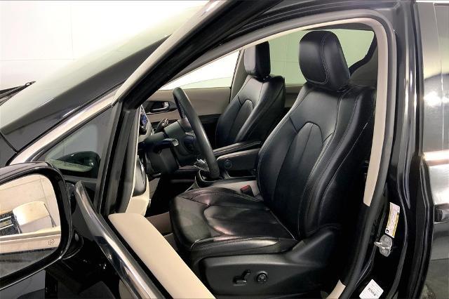 2022 Chrysler Pacifica Vehicle Photo in Kansas City, MO 64114