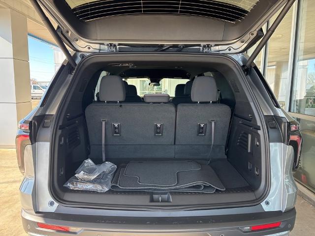 2025 Chevrolet Traverse Vehicle Photo in MANHATTAN, KS 66502-5036