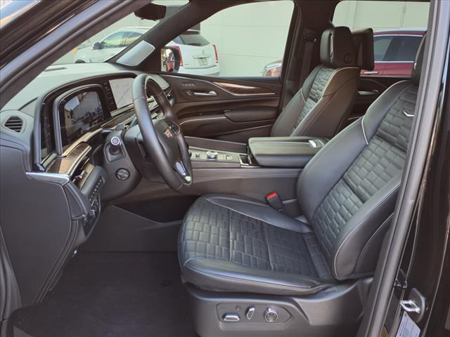 2024 Cadillac Escalade ESV Vehicle Photo in TAMPA, FL 33612-3404