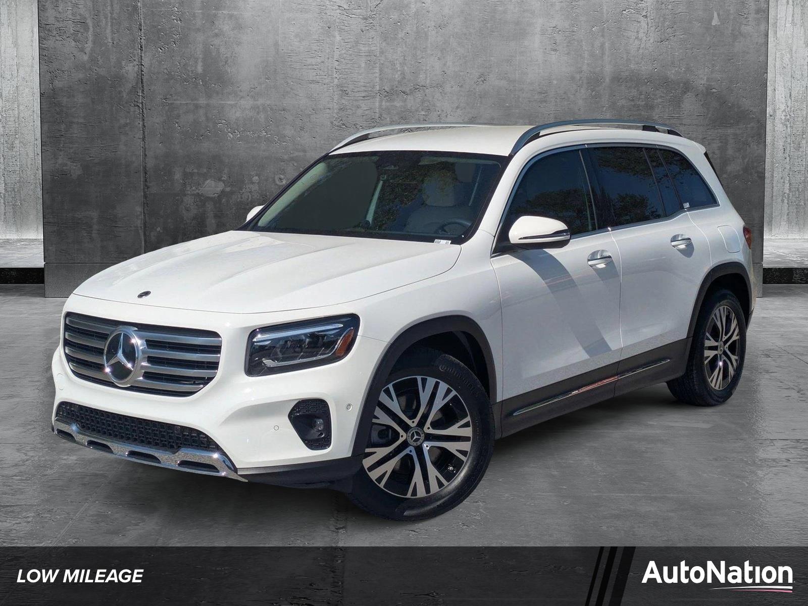 2025 Mercedes-Benz GLB Vehicle Photo in Sarasota, FL 34231