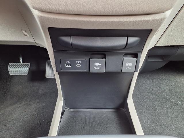 2025 Honda Odyssey Vehicle Photo in Oshkosh, WI 54904