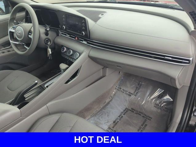 2021 Hyundai ELANTRA Vehicle Photo in Merrillville, IN 46410