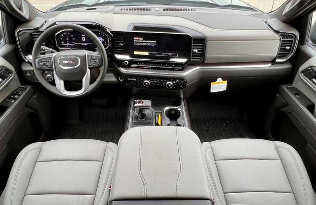 2025 GMC Sierra 1500 Vehicle Photo in EFFINGHAM, IL 62401-2832