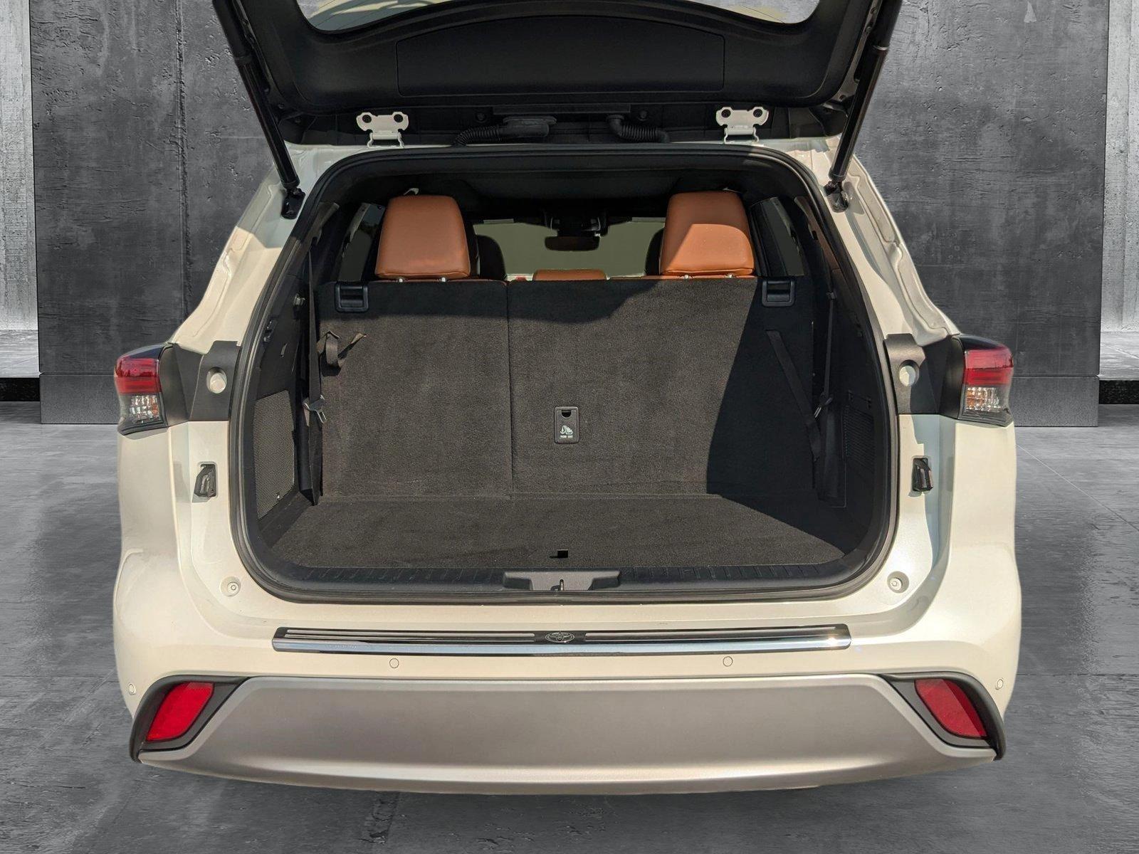 2021 Toyota Highlander Vehicle Photo in Clearwater, FL 33765
