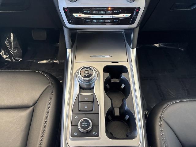 2024 Ford Explorer Vehicle Photo in MANHATTAN, KS 66502-5036