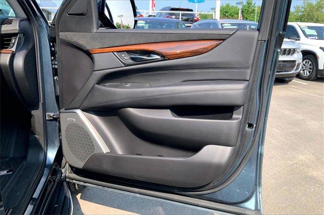 2020 Cadillac Escalade Vehicle Photo in KANSAS CITY, MO 64114-4502