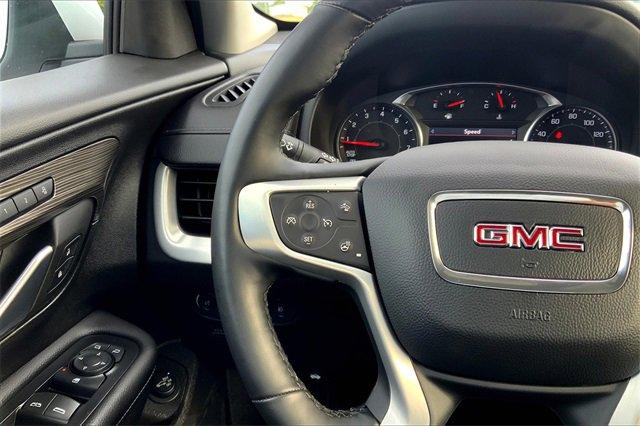 2024 GMC Terrain Vehicle Photo in TOPEKA, KS 66609-0000