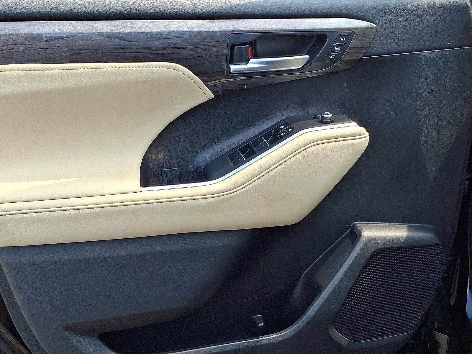 2024 Toyota Highlander Vehicle Photo in Trevose, PA 19053