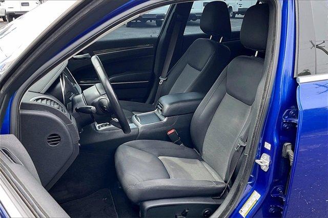 2019 Chrysler 300 Vehicle Photo in INDEPENDENCE, MO 64055-1314