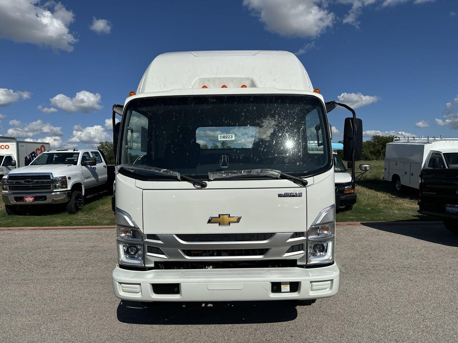 2025 Chevrolet Low Cab Forward 5500 XG Vehicle Photo in GEORGETOWN, TX 78626-7508
