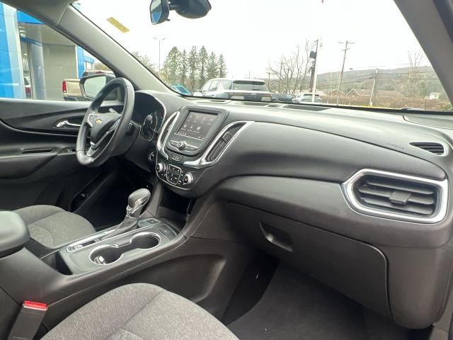 2022 Chevrolet Equinox Vehicle Photo in BOSTON, NY 14025-9684