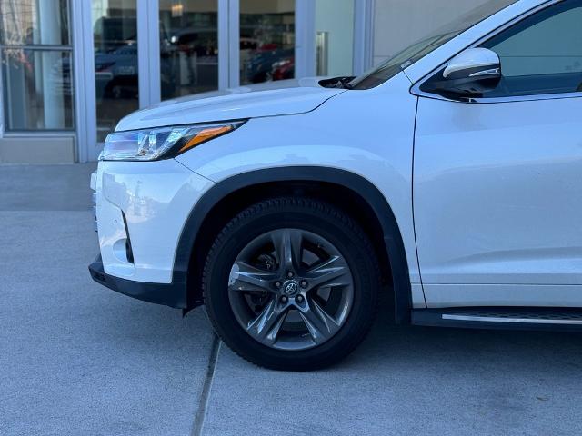 2017 Toyota Highlander Vehicle Photo in Grapevine, TX 76051