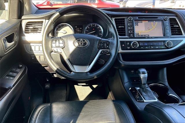 2017 Toyota Highlander Vehicle Photo in San Antonio, TX 78230