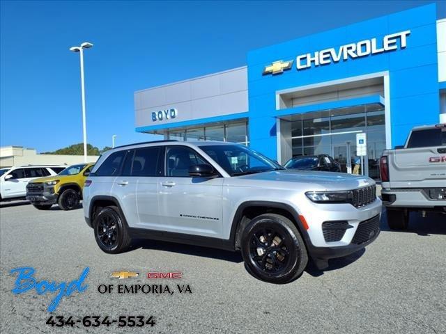 2024 Jeep Grand Cherokee Vehicle Photo in EMPORIA, VA 23847-1235