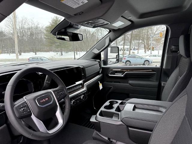 2025 GMC Sierra 2500 HD Vehicle Photo in CHICOPEE, MA 01020-5001