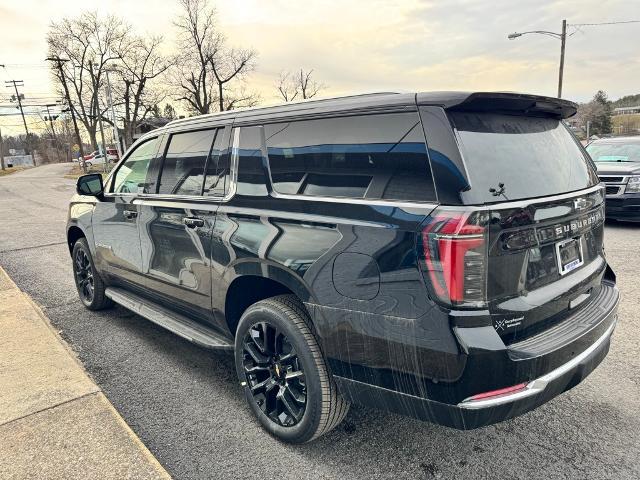 2025 Chevrolet Suburban Vehicle Photo in FAIRMONT, WV 26554-2318