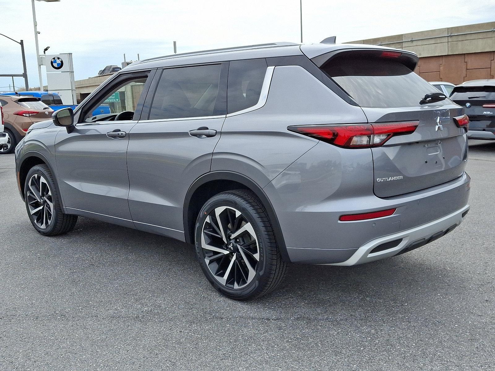 2022 Mitsubishi Outlander Vehicle Photo in Lancaster, PA 17601