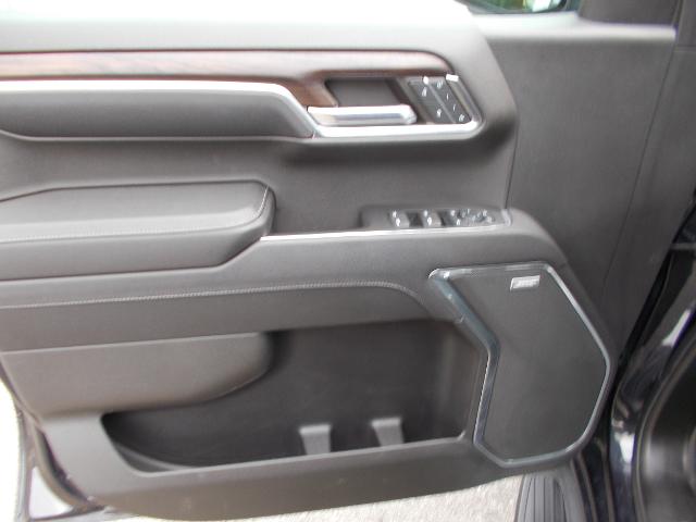 2023 GMC Sierra 1500 Vehicle Photo in LOWELL, MA 01852-4336