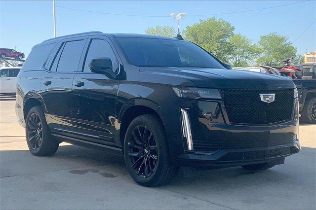 2024 Cadillac Escalade Vehicle Photo in TOPEKA, KS 66609-0000