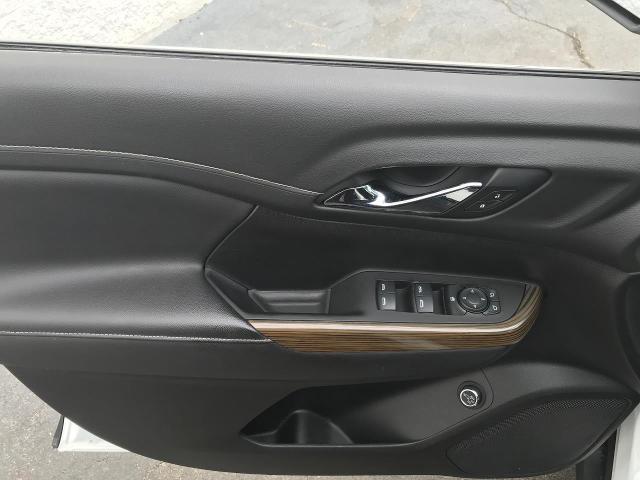 2022 GMC Acadia Vehicle Photo in GREEN BAY, WI 54303-3330