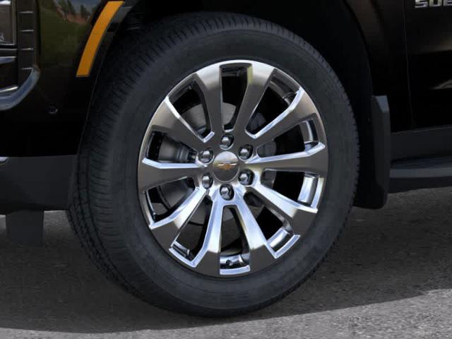 2025 Chevrolet Suburban Vehicle Photo in MOON TOWNSHIP, PA 15108-2571