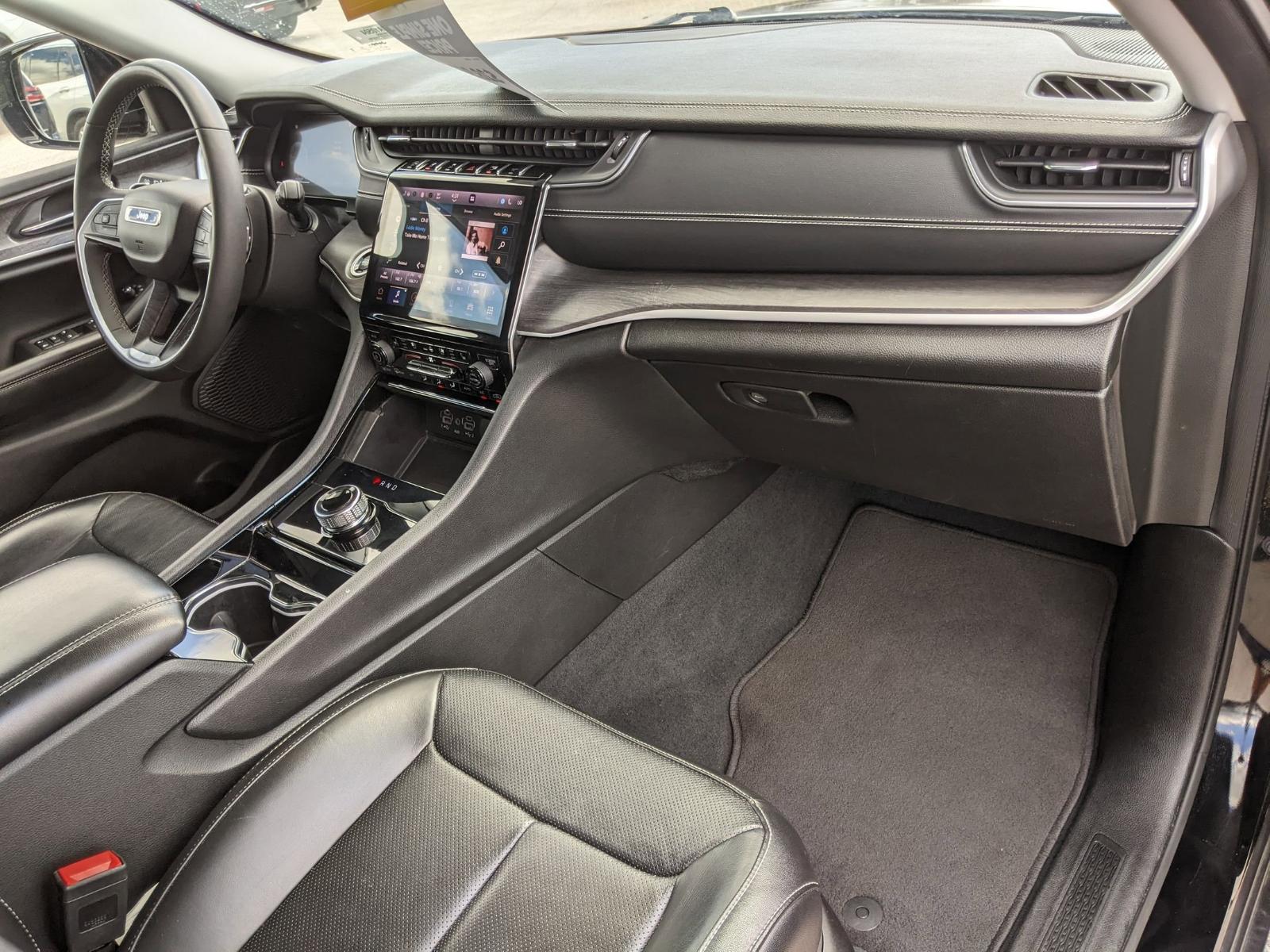 2023 Jeep Grand Cherokee Vehicle Photo in Seguin, TX 78155