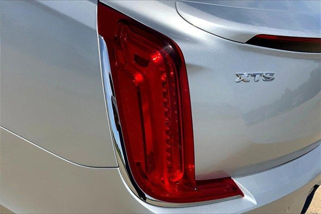 2019 Cadillac XTS Vehicle Photo in TOPEKA, KS 66609-0000