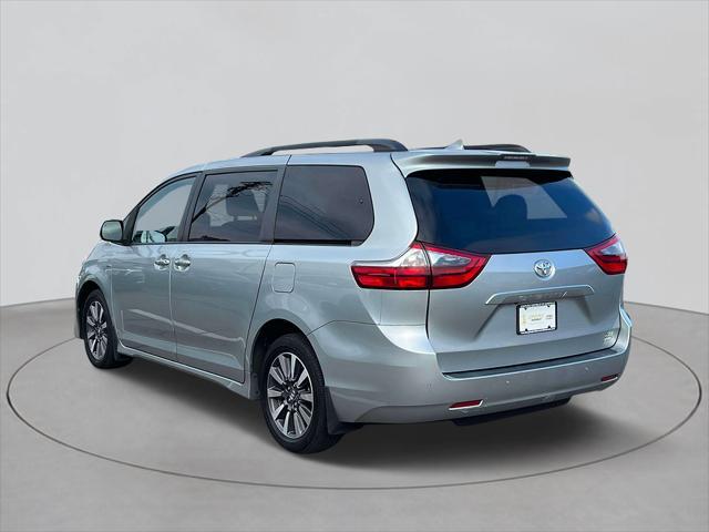 Used 2020 Toyota Sienna XLE Premium with VIN 5TDDZ3DC8LS230030 for sale in Hicksville, NY