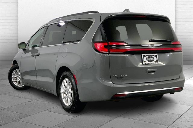 2022 Chrysler Pacifica Vehicle Photo in Lees Summit, MO 64086