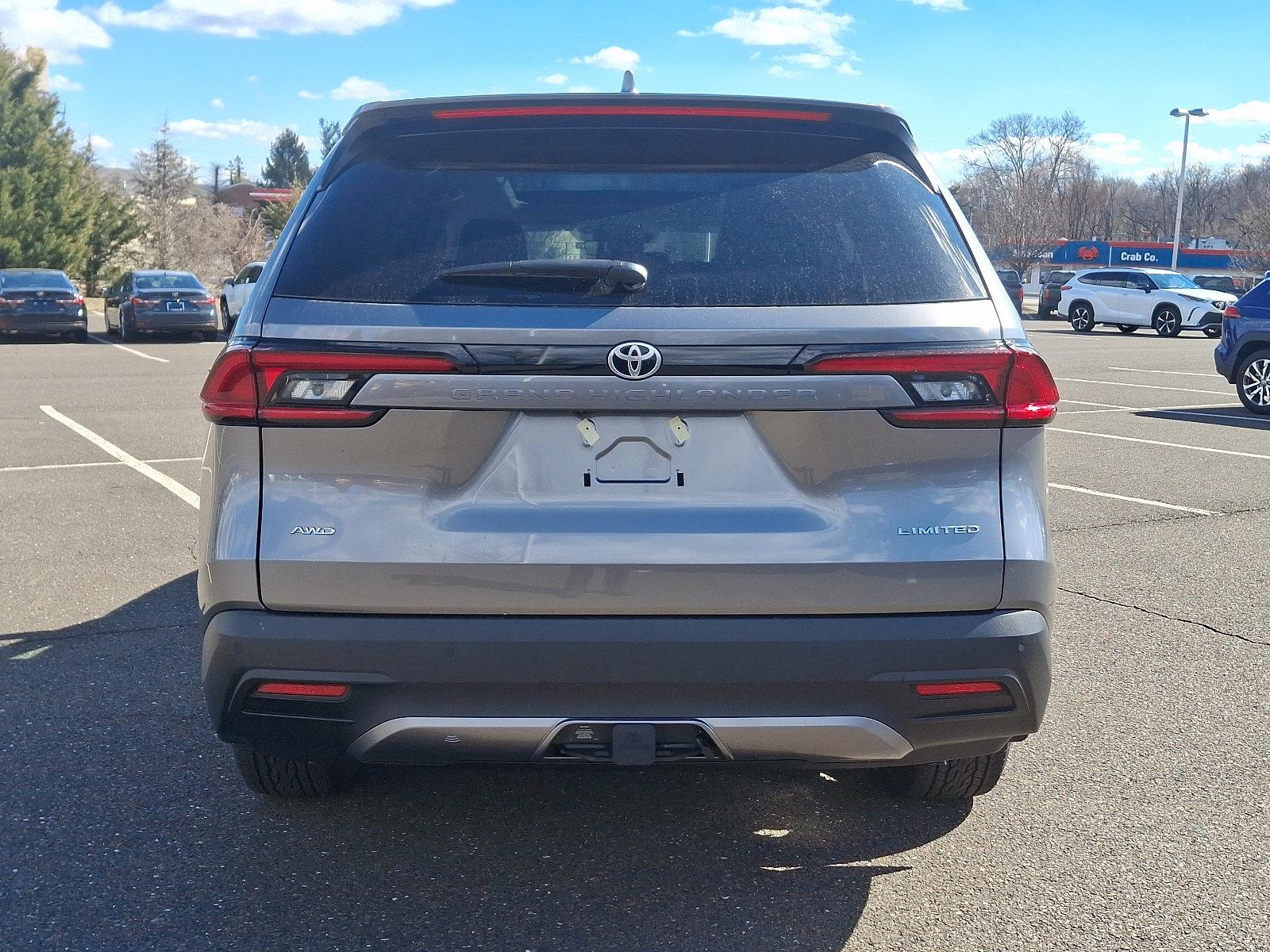 2025 Toyota Grand Highlander Vehicle Photo in Trevose, PA 19053