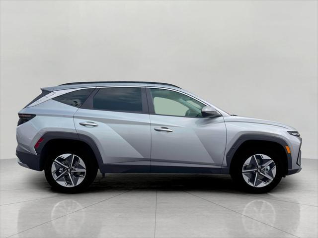 2025 Hyundai TUCSON Hybrid Vehicle Photo in Green Bay, WI 54304