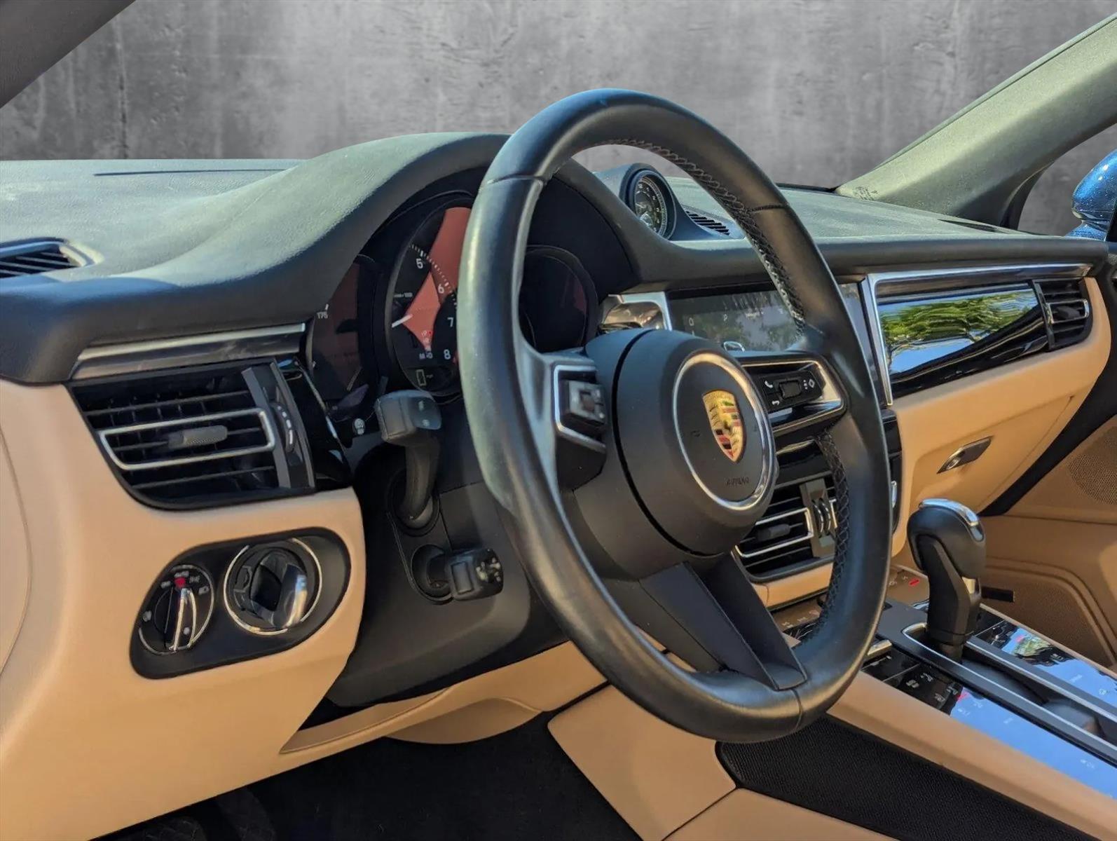 2022 Porsche Macan Vehicle Photo in Pembroke Pines , FL 33027