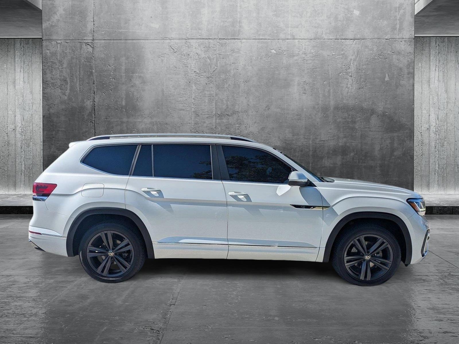 2022 Volkswagen Atlas Vehicle Photo in Sarasota, FL 34231