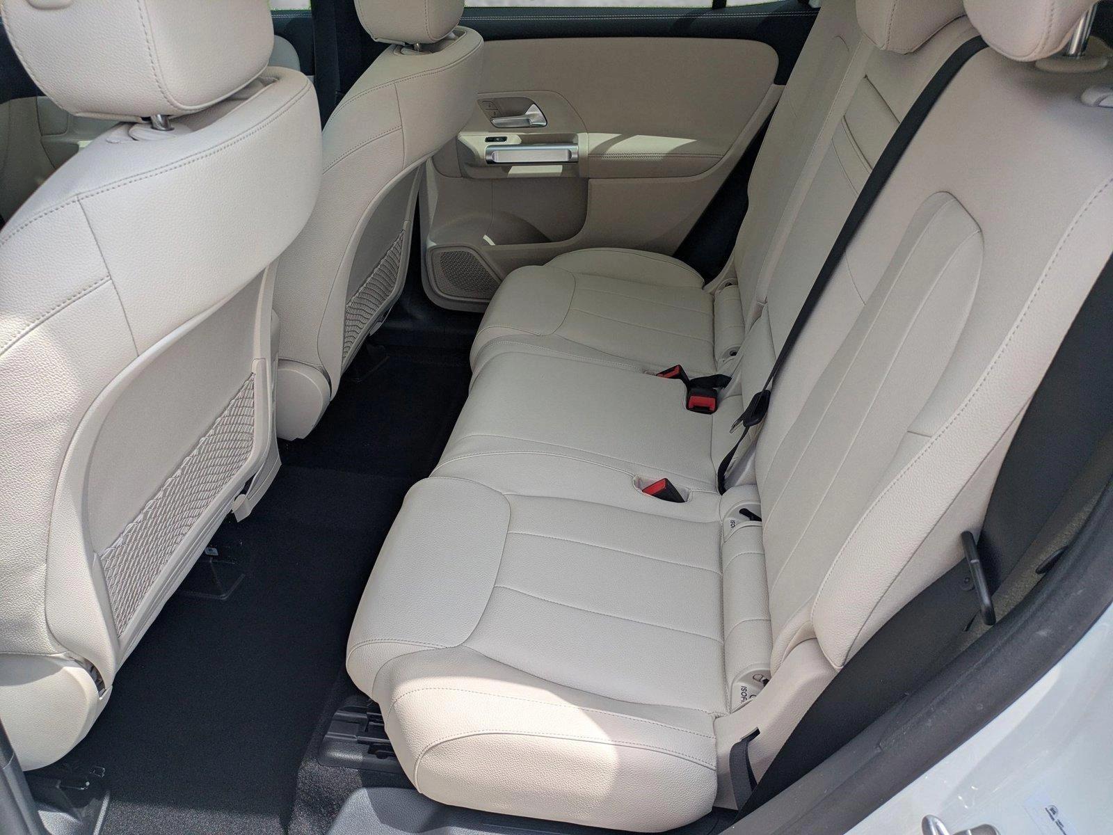 2025 Mercedes-Benz GLB Vehicle Photo in Sarasota, FL 34231